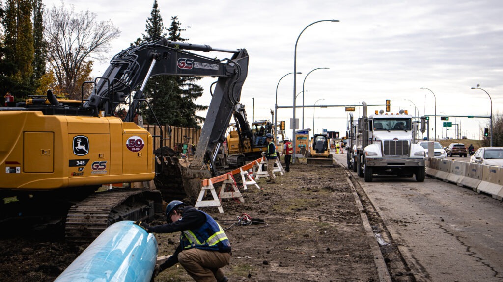 Tie-in work on a 600mm transmission watermain.